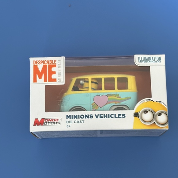 Despicable Me "Minion Made" Van Diecast Vehicle by Mondo Motors - Picture 2 of 5